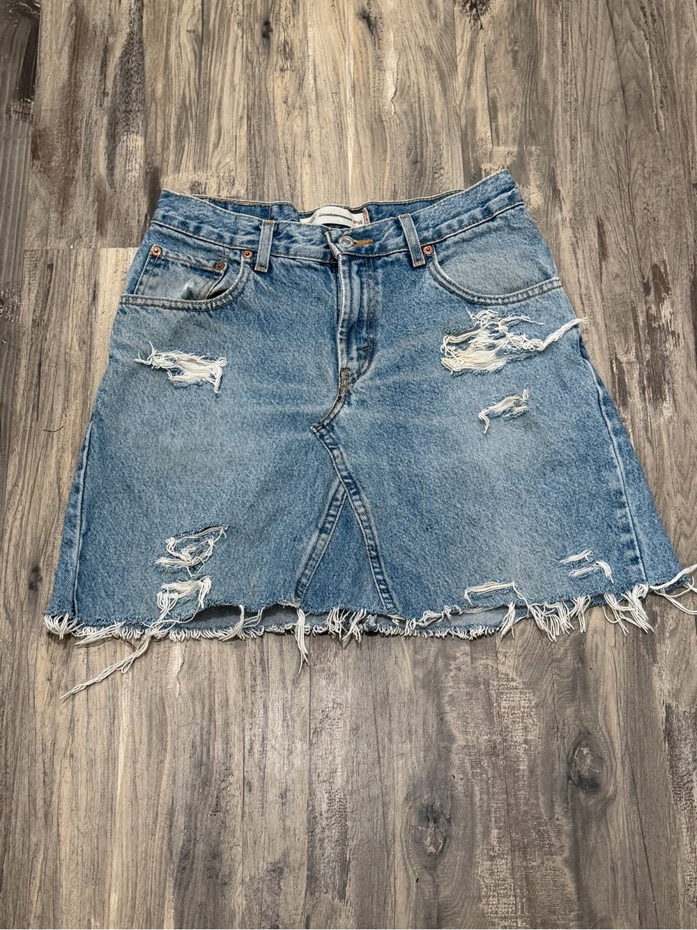 Levi’s Distressed Light Blue Denim Skirt - Women's Casual A-Line size 30